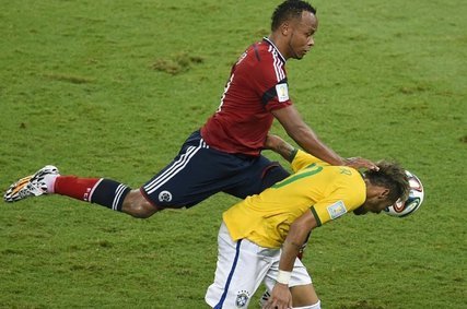 Neymar está fora da Copa do Mundo após fraturar vértebra