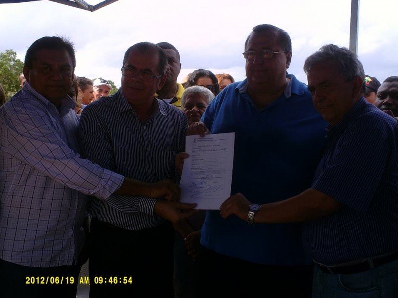 Ex - prefeito de Pindaré - Mirim na solenidade de assinatura da ordem de serviço.