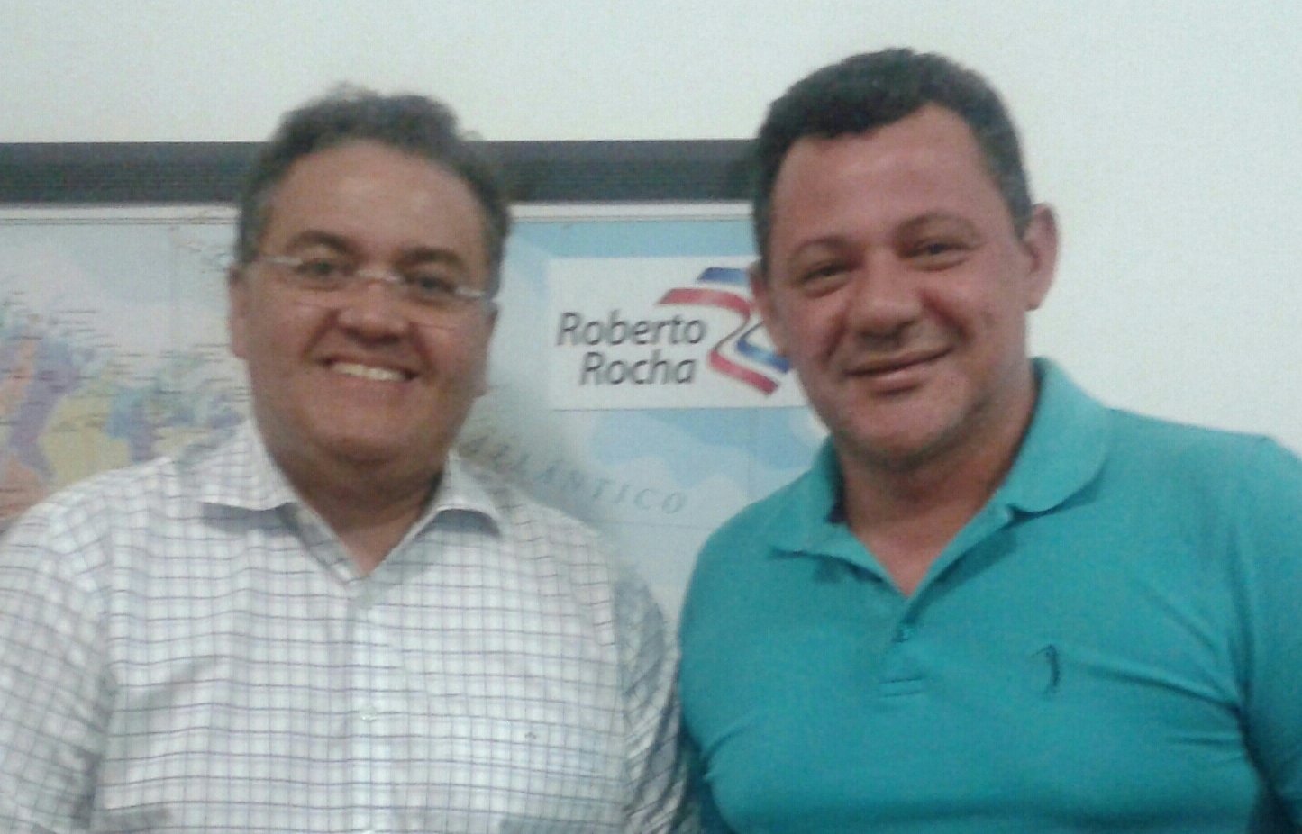 Em São Luís, Alexandre Colares participa de jantar do senador Roberto Rocha