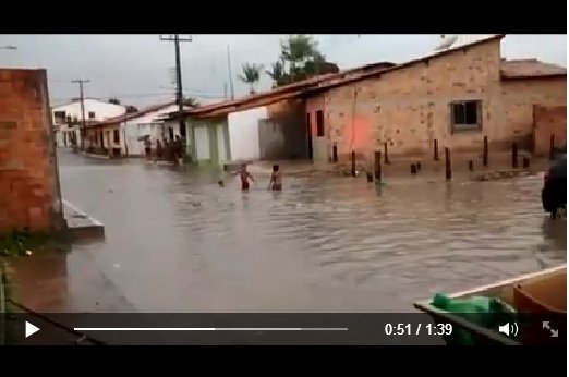 Vídeo – Após chuva, rua de Pindaré – Mirim alaga e preocupa moradores