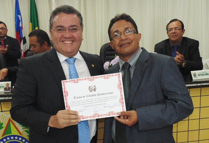 Em Pindaré – Mirim, Senador Roberto Rocha recebe Título de Cidadão do município