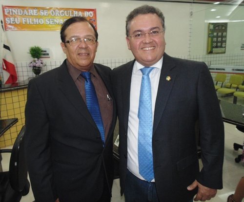 Prefeito Walber Furtado e o senador Roberto Rocha durante sessão solene. Foto: William Junior/Portal Pindaré
