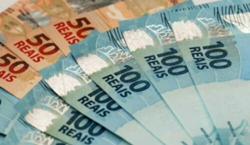 Governo regulamenta salário mínimo de 2016 no valor de R$ 880