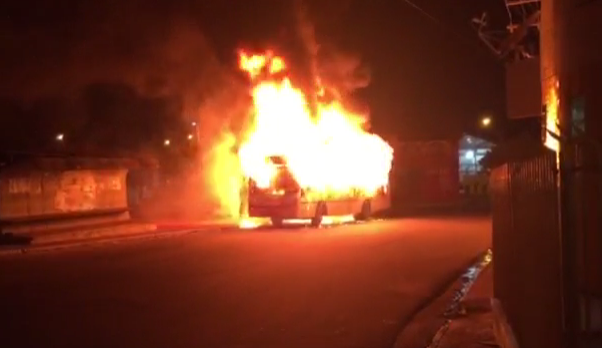 Ônibus são incendiados em ataques em São Luís; suspeitos foram presos