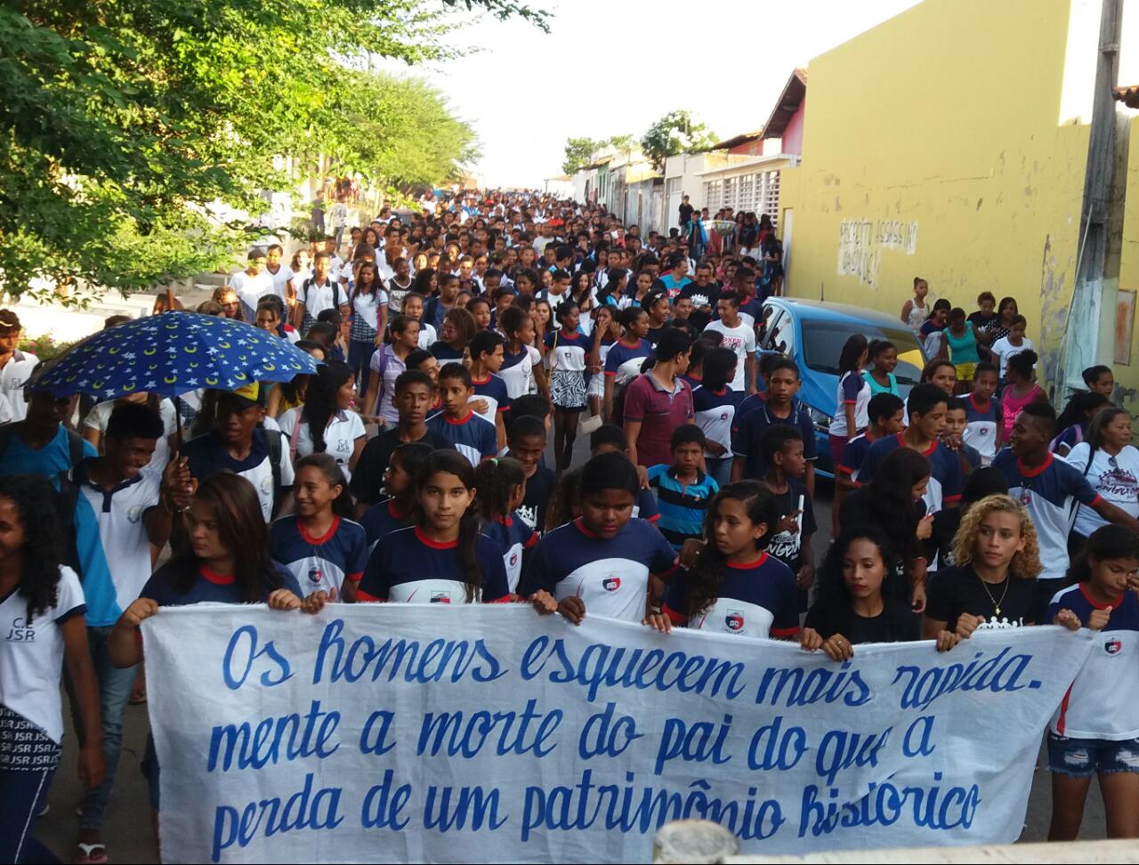 Estudantes e a sociedade se unem para cobrar a restauração do Engenho Central de Pindaré Mirim