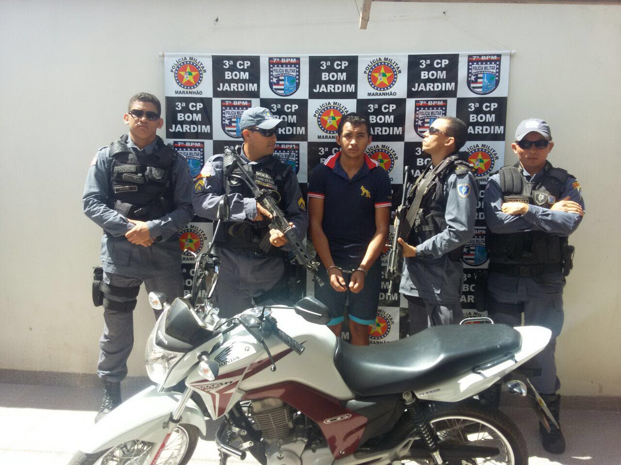 Polícia Militar de Bom Jardim apreende mais uma moto roubada