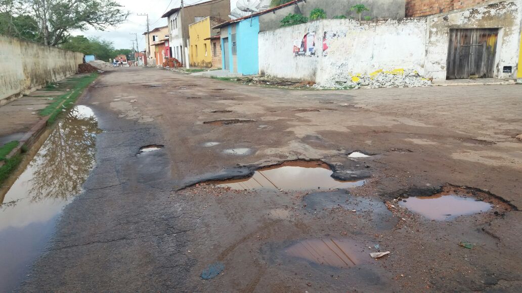 Com a chegada das chuvas, situação nas ruas de Pindaré Mirim piora ainda mais