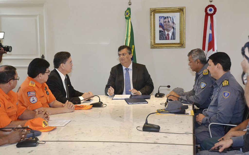Governador Flávio Dino anuncia a realização de concurso público para a PM, Polícia Civil e Corpo de Bombeiros