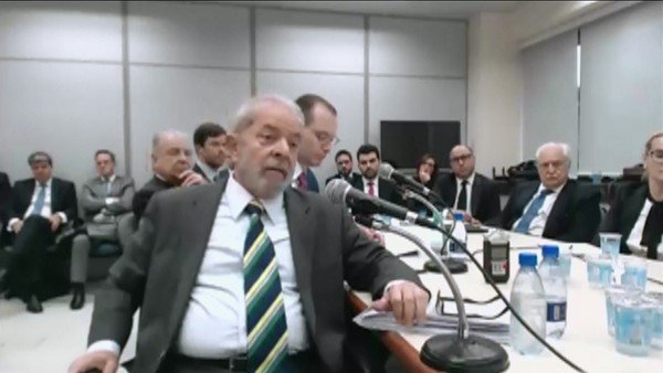 MPF pede prisão de Lula e multa de R$ 87 milhões no caso do triplex em Guarujá
