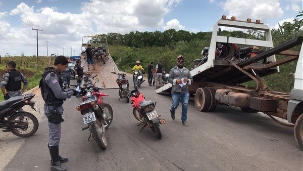 Operação retira de circulação motocicletas irregulares em Bom Jardim