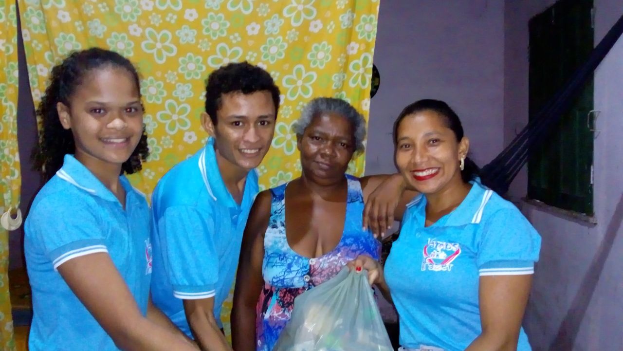 Pelo 5º ano, Projeto Vamos Fazer realiza a entrega de cestas básicas em Pindaré Mirim