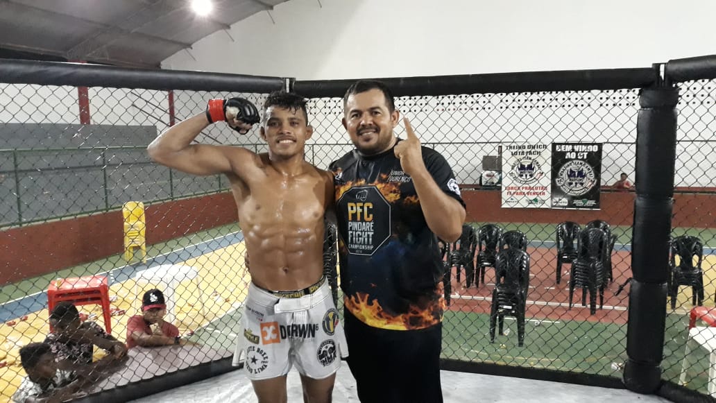 Pindareense Mateus Bocão vence por finalização a luta principal do Pindaré Fight Championship