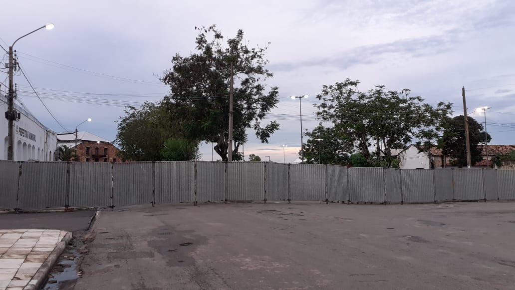 Para evitar aglomeração, prefeitura inicia bloqueio da área central de Pindaré Mirim