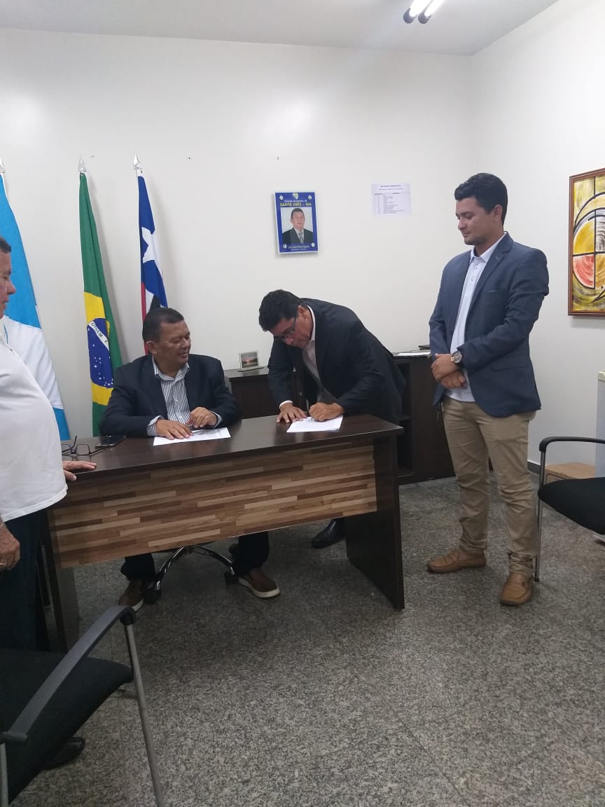 Ex-secretário de administração de Santa Inês Madeira de Melo é empossado vereador do município