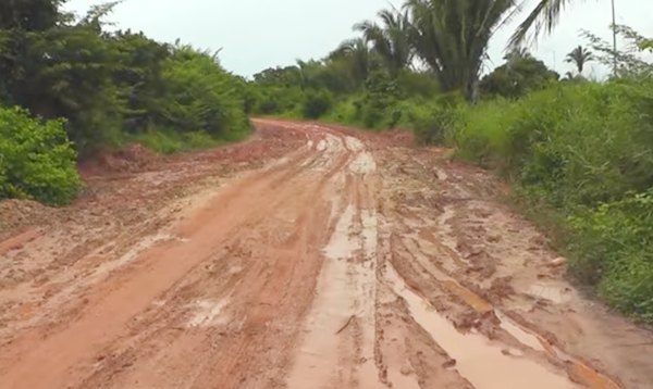 Pindaré: Moradores sofrem com situação da estrada que dá acesso ao Povoado Bambu