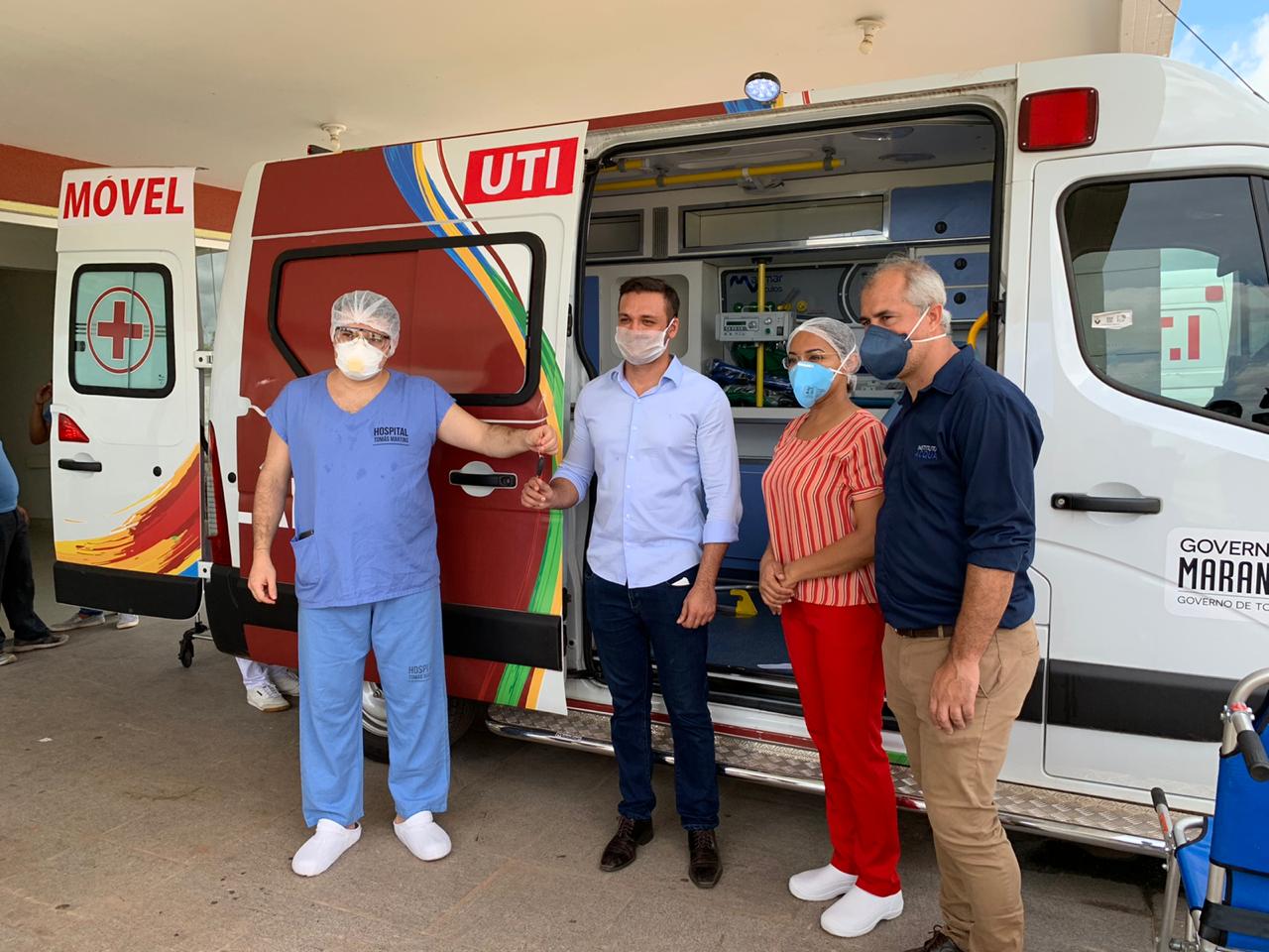 Felipe dos Pneus entrega ambulância com UTI para Santa Inês