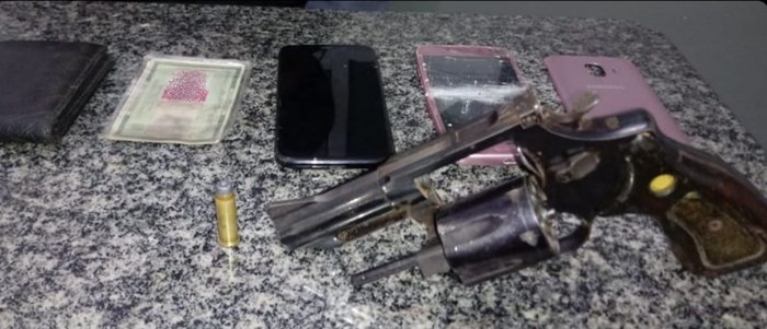 PM apreende arma de fogo em Santa Inês e dois adolescentes com drogas em Pindaré
