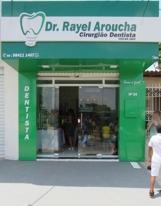 Clínica Odontológica Dr° Rayel Aroucha comemora hoje um ano de atendimentos em Pindaré Mirim