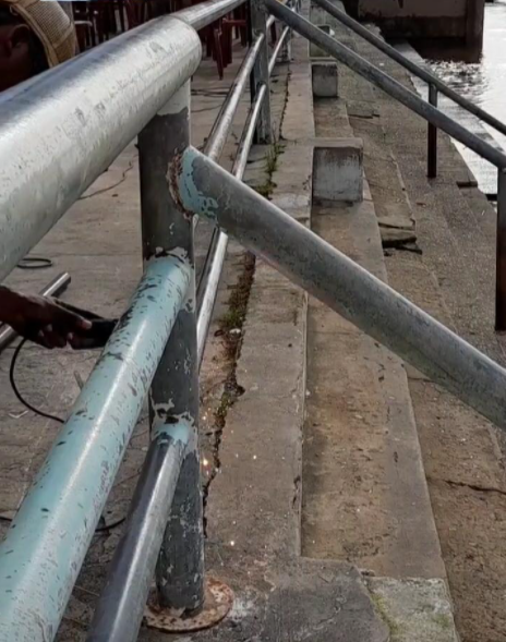 Perigo! Escadarias do Cais de Pindaré Mirim apresentam riscos de acidentes